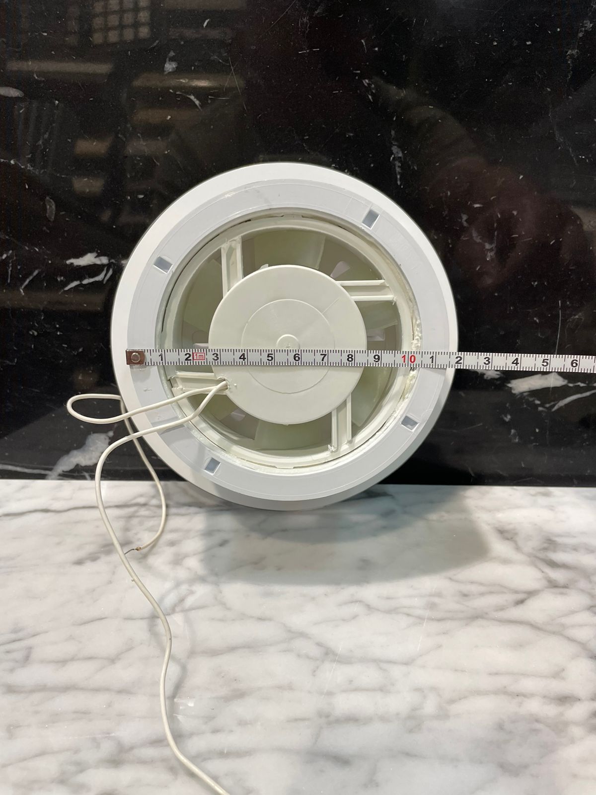 Тонкий бесшумный вытяжной вентилятор для ванной Mmotors ММР 120 глянцевое стекло круг белый