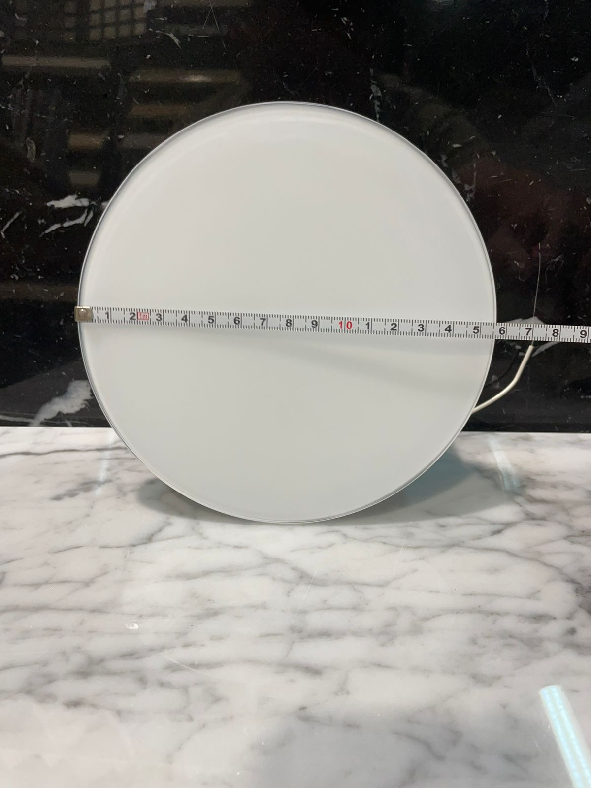 Тонкий бесшумный вытяжной вентилятор для ванной Mmotors ММР 120 глянцевое стекло круг белый